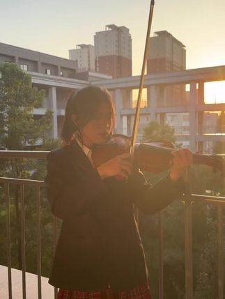 听奢香夫人 做________。